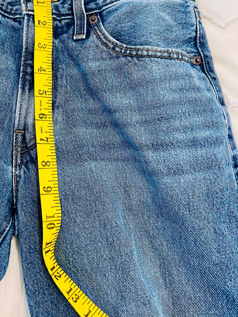 Levi’s ‘94 Baggy Jeans Women’s 26 Light Wash 100% Cotton Relaxed Wide Leg - Picture 9 of 10